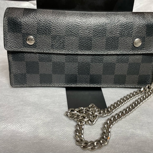 Louis Vuitton Damier Graphite Accordian - Picture 2 of 10